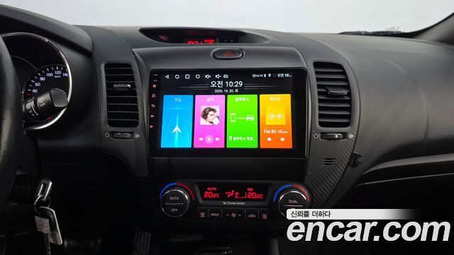 Kia K3 2015 — photo 20