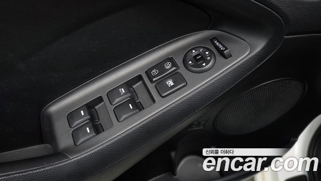 Kia K3 2015 — photo 23