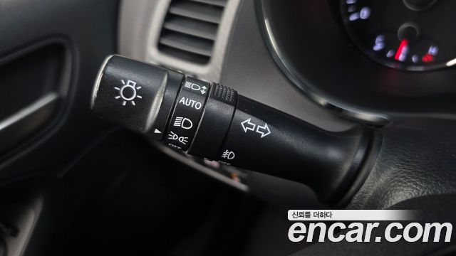 Kia K3 2015 — photo 25
