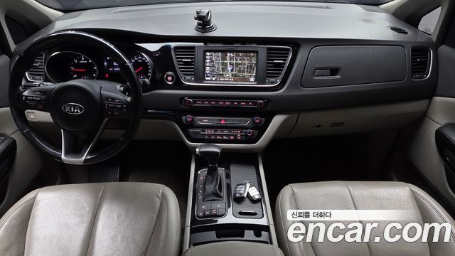Kia Canival 2017 — photo 10