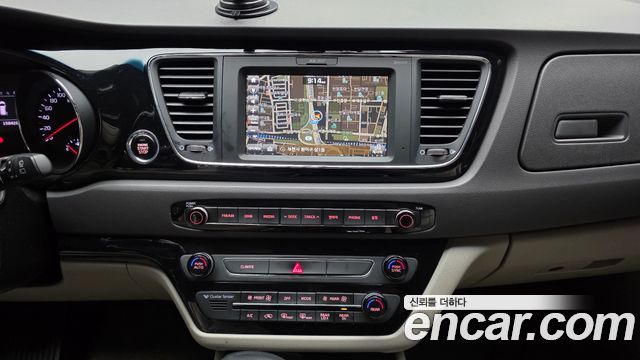 Kia Canival 2017 — photo 20
