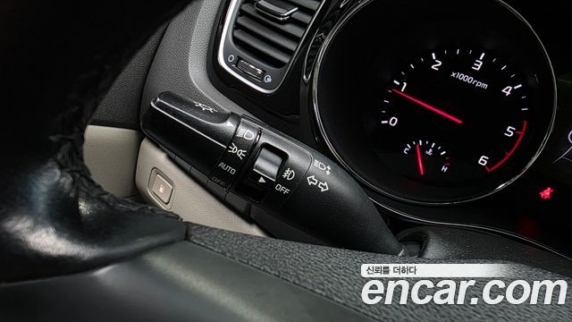 Kia Canival 2017 — photo 23