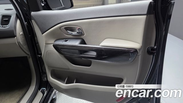 Kia Canival 2017 — photo 14