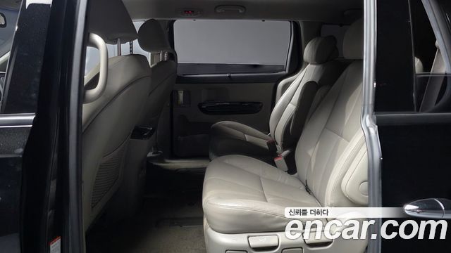 Kia Canival 2017 — photo 16
