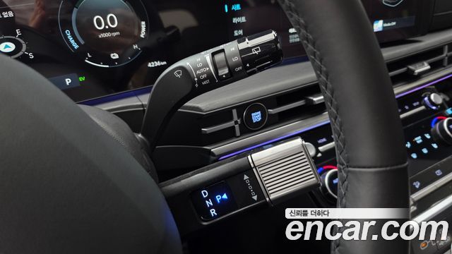 Hyundai Santafe 2025 — photo 12