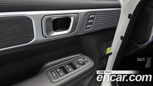 Hyundai Santafe 2025 — photo 31