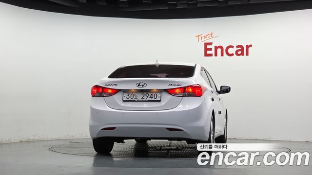 Hyundai AVANTE 2012 — photo 4