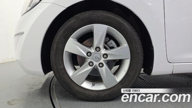 Hyundai AVANTE 2012 — photo 5
