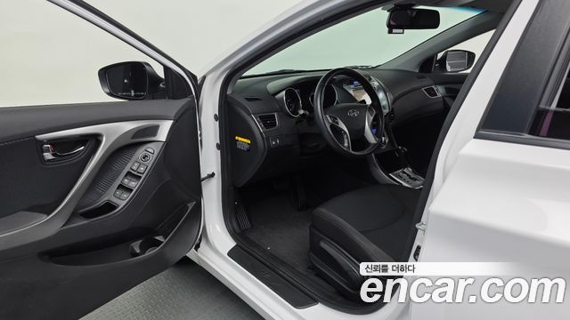Hyundai AVANTE 2012 — photo 10