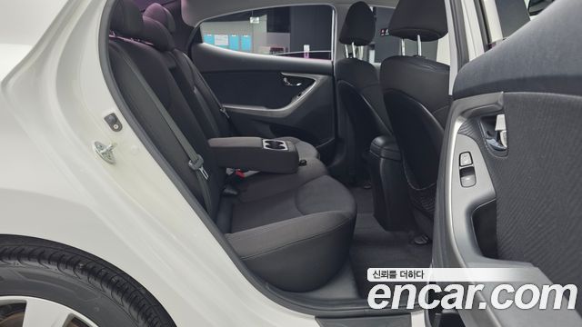 Hyundai AVANTE 2012 — photo 12
