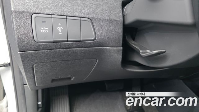 Hyundai AVANTE 2012 — photo 18
