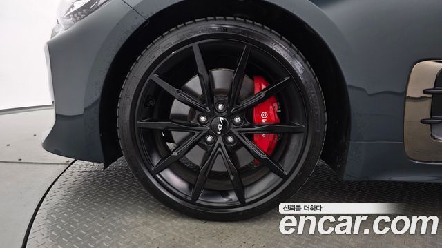 Kia Stinger 2023 — photo 5