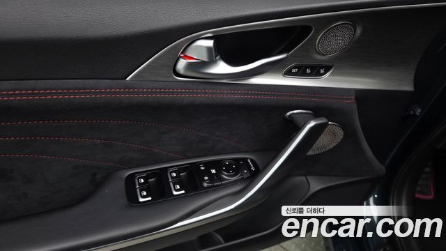 Kia Stinger 2023 — photo 24