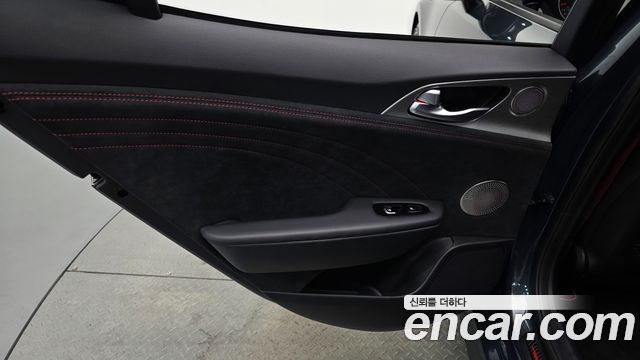 Kia Stinger 2023 — photo 15