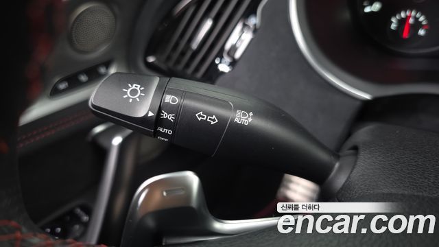 Kia Stinger 2023 — photo 32