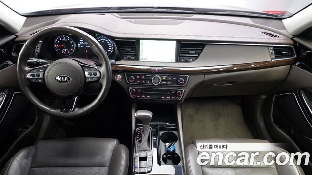 Kia K7 2018 — photo 10