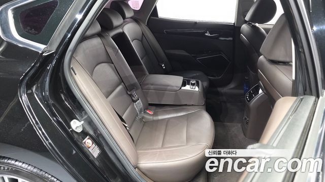 Kia K7 2018 — photo 18