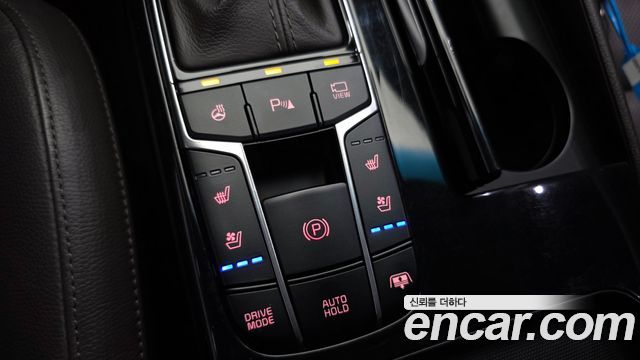 Kia K7 2018 — photo 24