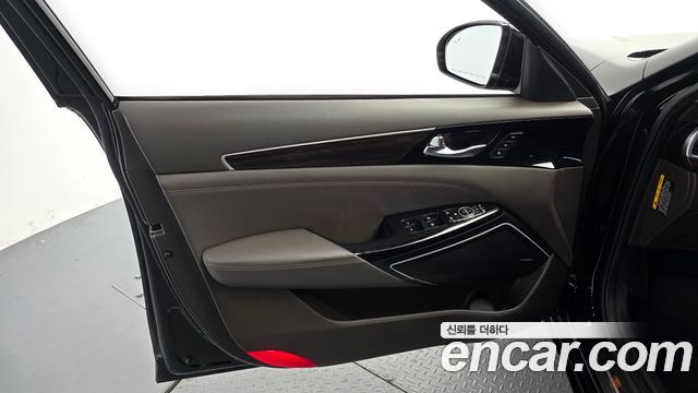Kia K7 2018 — photo 14