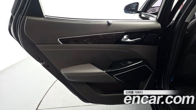 Kia K7 2018 — photo 15