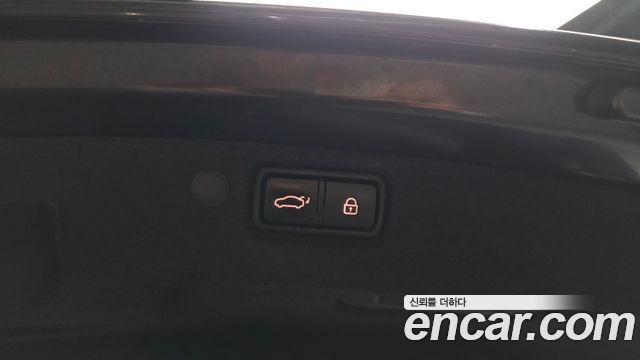 Kia K7 2018 — photo 28