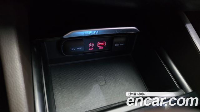 Kia K7 2018 — photo 31