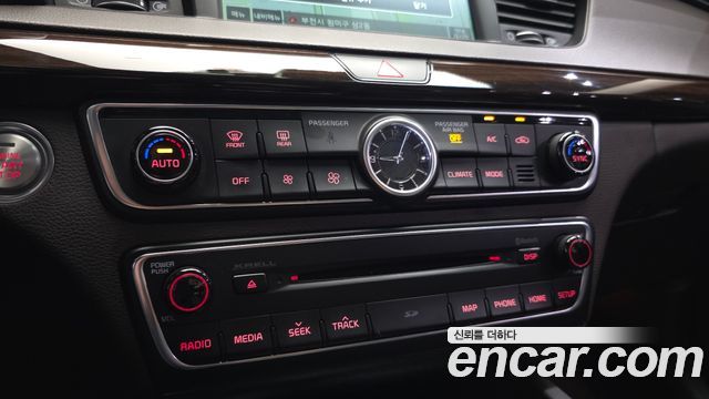 Kia K7 2018 — photo 32
