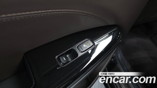 Kia K7 2018 — photo 35