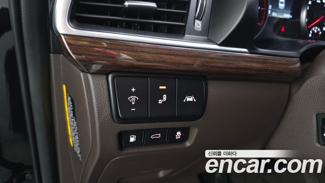 Kia K7 2018 — photo 37