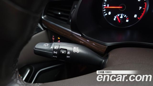 Kia K7 2018 — photo 38