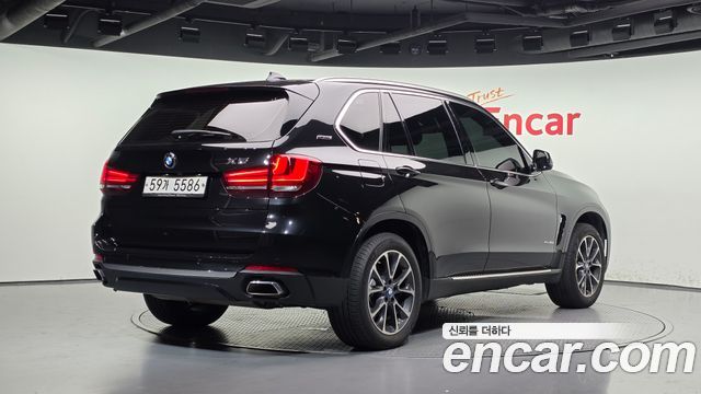 BMW X5 2018 — photo 2
