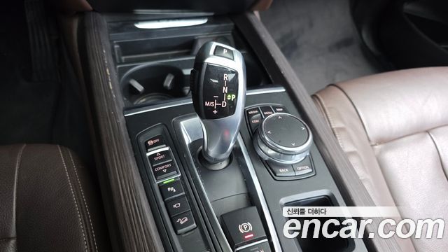 BMW X5 2018 — photo 9
