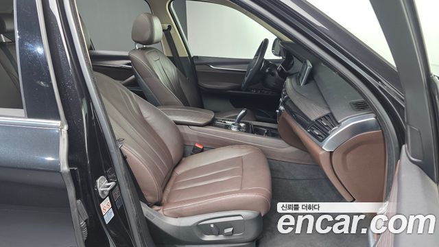BMW X5 2018 — photo 11