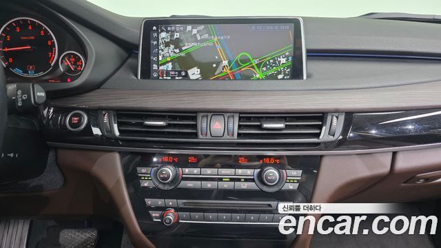BMW X5 2018 — photo 14