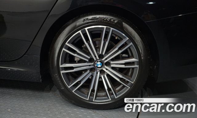 BMW 3-Series 2021 — photo 7
