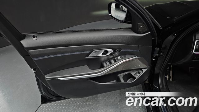 BMW 3-Series 2021 — photo 14