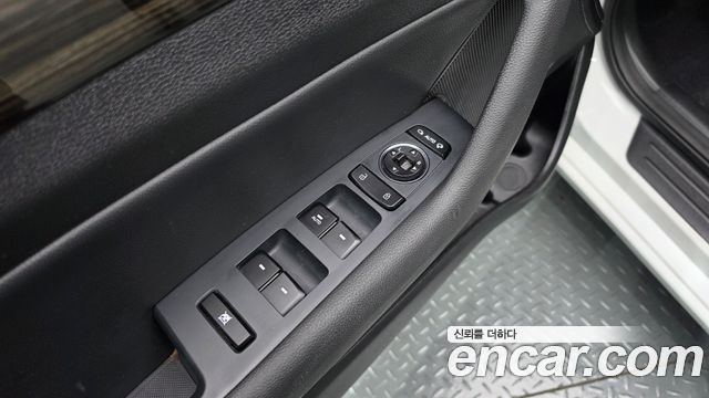 Hyundai Sonata 2016 — photo 18