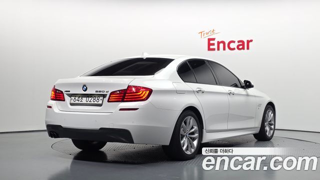 BMW 5-Series 2016 — photo 2