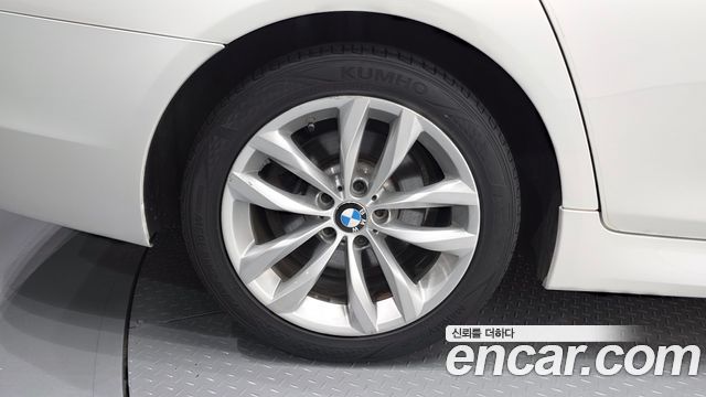 BMW 5-Series 2016 — photo 5