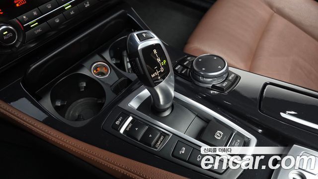 BMW 5-Series 2016 — photo 9