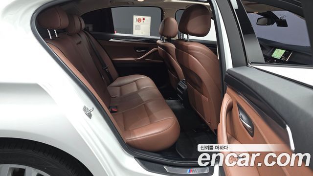 BMW 5-Series 2016 — photo 12