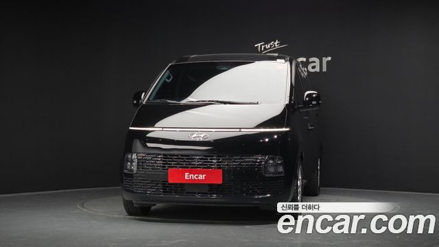 Hyundai Staria 2023 — photo 3