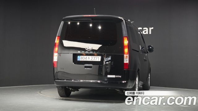 Hyundai Staria 2023 — photo 4