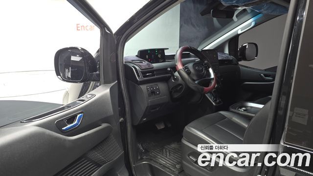 Hyundai Staria 2023 — photo 13