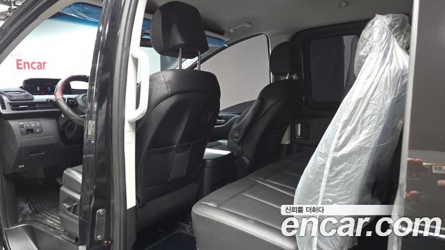 Hyundai Staria 2023 — photo 16