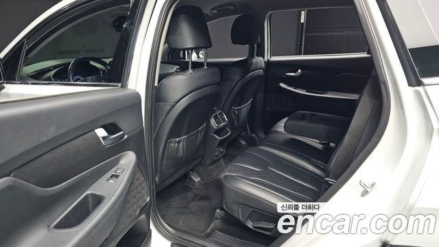 Hyundai Santafe 2019 — photo 18