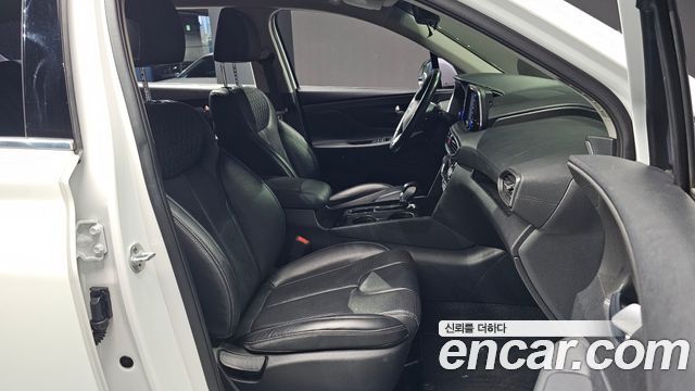 Hyundai Santafe 2019 — photo 16