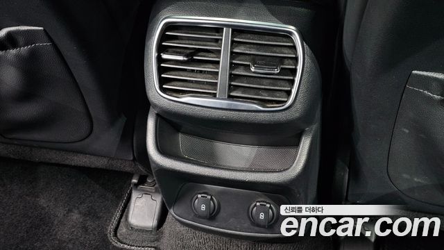 Hyundai Santafe 2019 — photo 32