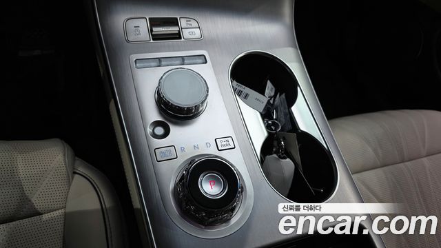Genesis GV70 2025 — photo 12