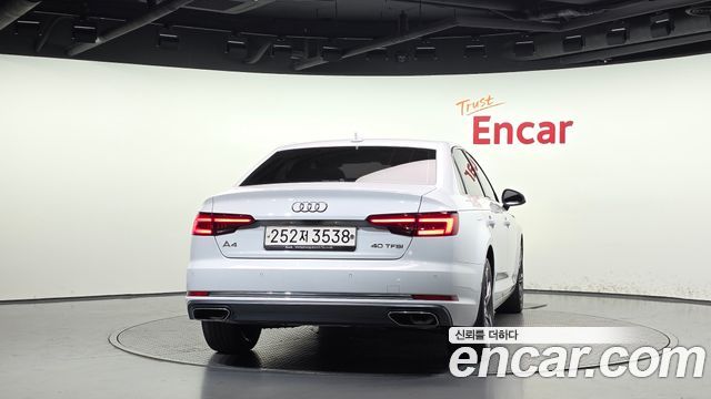 Audi A4 2019 — photo 4